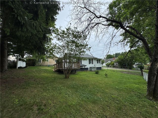 638 Daverton Road, South Charleston, WV 25303