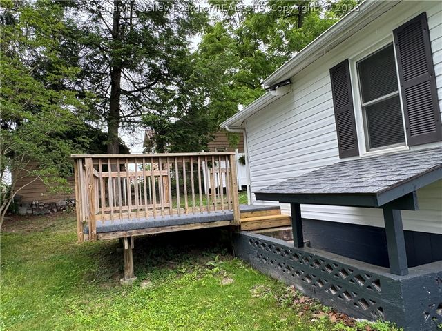 638 Daverton Road, South Charleston, WV 25303