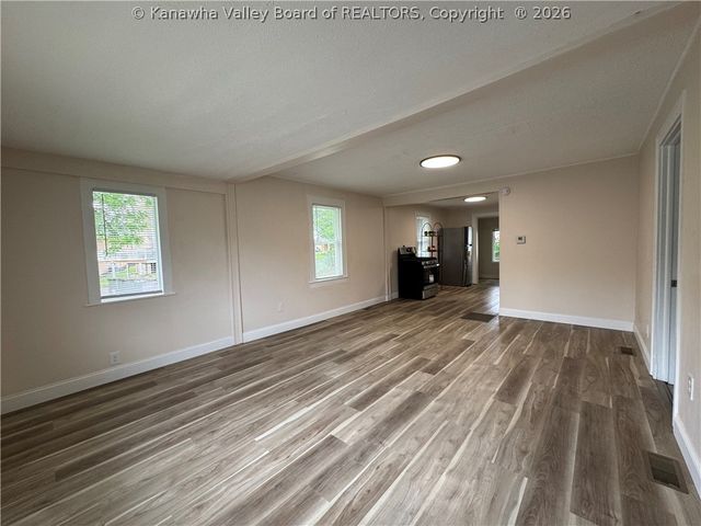 638 Daverton Road, South Charleston, WV 25303