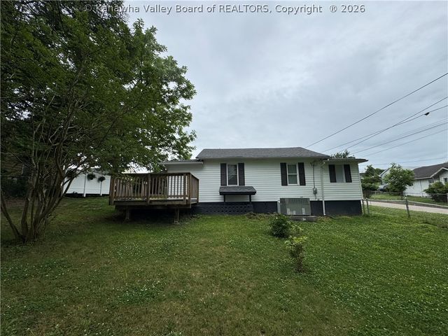 638 Daverton Road, South Charleston, WV 25303