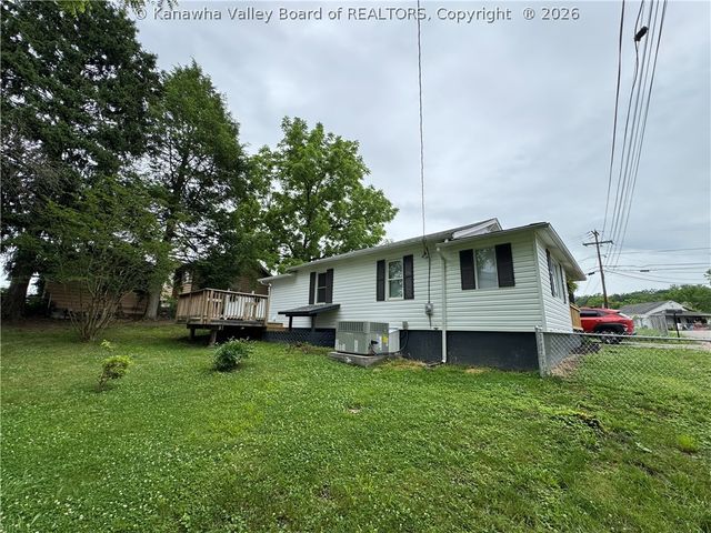 638 Daverton Road, South Charleston, WV 25303