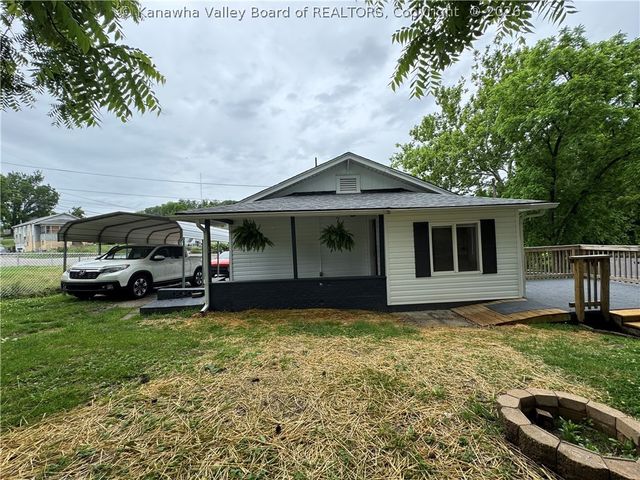 638 Daverton Road, South Charleston, WV 25303