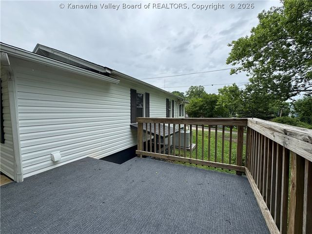 638 Daverton Road, South Charleston, WV 25303