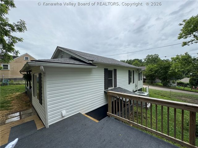 638 Daverton Road, South Charleston, WV 25303
