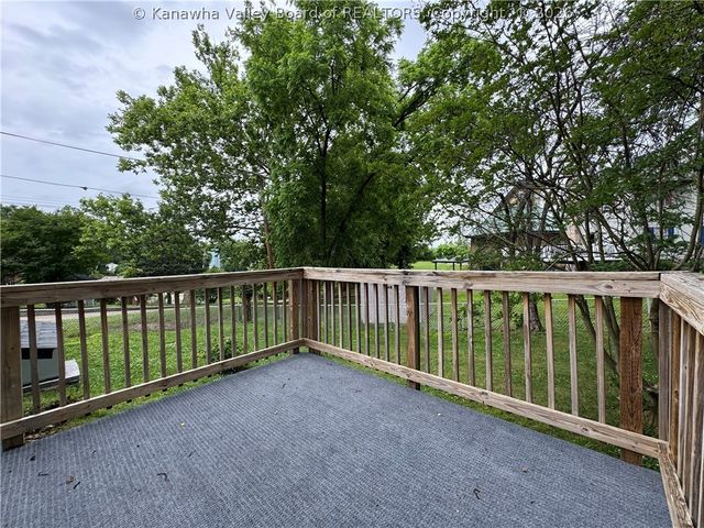 638 Daverton Road, South Charleston, WV 25303