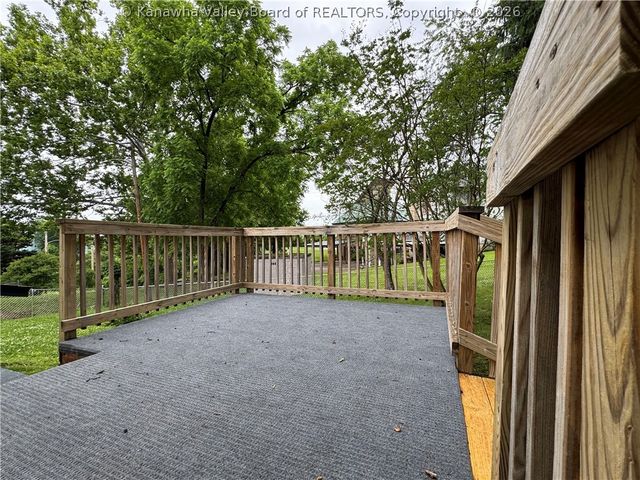638 Daverton Road, South Charleston, WV 25303