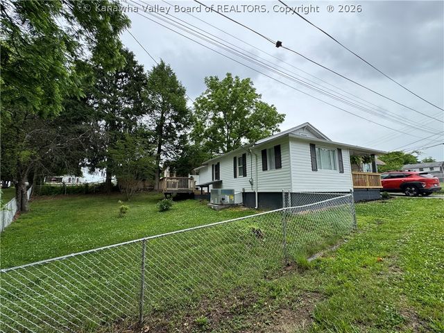 638 Daverton Road, South Charleston, WV 25303