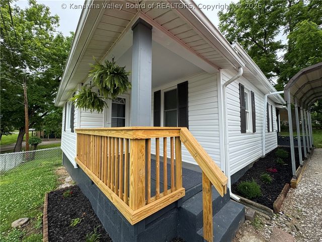 638 Daverton Road, South Charleston, WV 25303