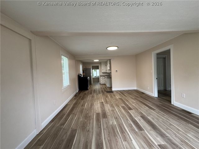 638 Daverton Road, South Charleston, WV 25303