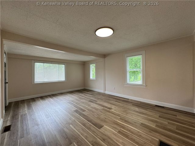 638 Daverton Road, South Charleston, WV 25303