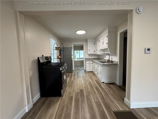638 Daverton Road, South Charleston, WV 25303