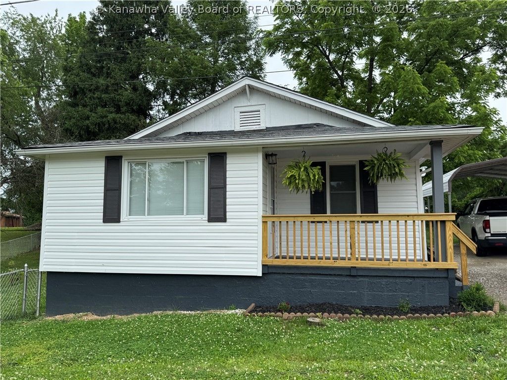638 Daverton Road, South Charleston, WV 25303