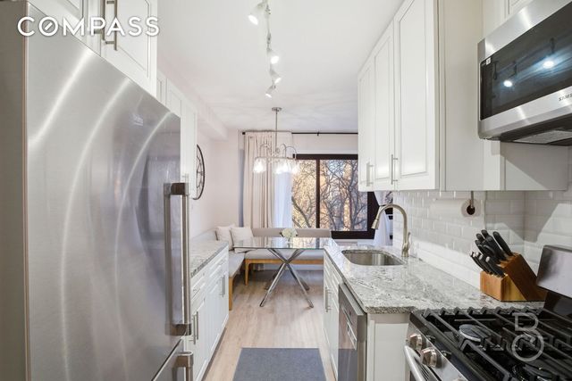 3364 21st St Apt 6D, New York City, NY 11106