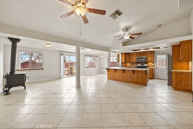 6818 W Avenue A2, Lancaster, CA 93536