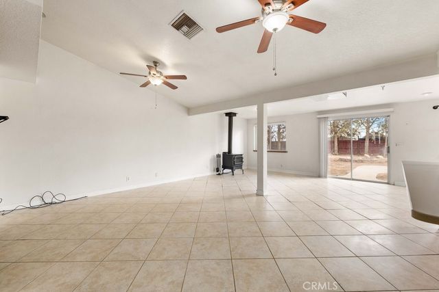 6818 W Avenue A2, Lancaster, CA 93536