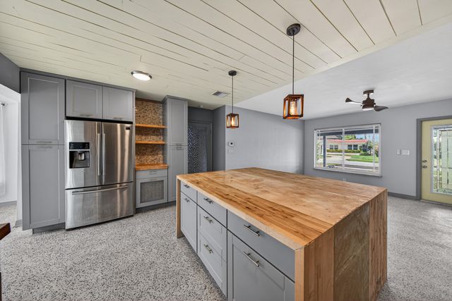 818 NW 28th Court, Wilton Manors, FL 33311