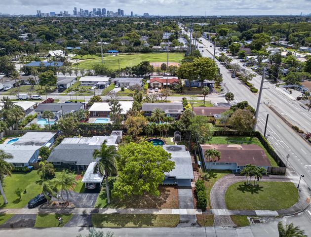 818 NW 28th Court, Wilton Manors, FL 33311