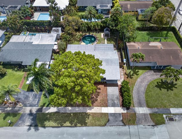 818 NW 28th Court, Wilton Manors, FL 33311