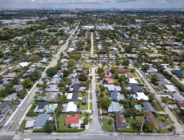 818 NW 28th Court, Wilton Manors, FL 33311