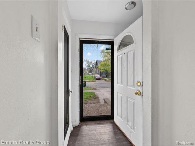 19345 Omira Street, Detroit, MI 48203