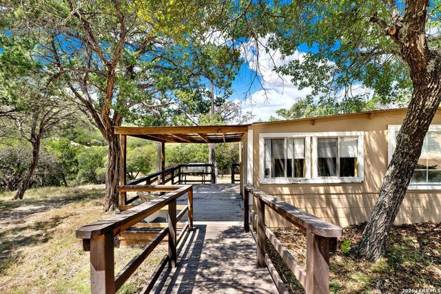 223 CANYON VIEW DR, Pipe Creek, TX 78063