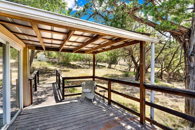 223 CANYON VIEW DR, Pipe Creek, TX 78063
