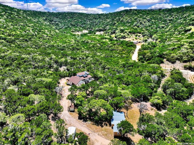 223 CANYON VIEW DR, Pipe Creek, TX 78063