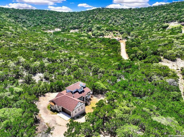 223 CANYON VIEW DR, Pipe Creek, TX 78063