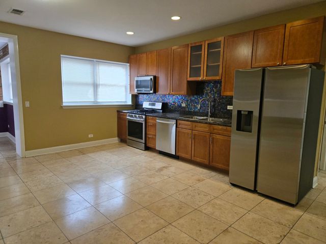 5948 S King Drive 1, Chicago, IL 60637