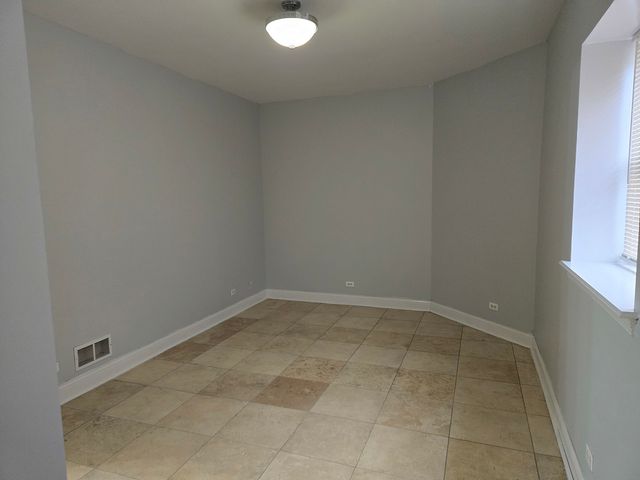 5948 S King Drive 1, Chicago, IL 60637