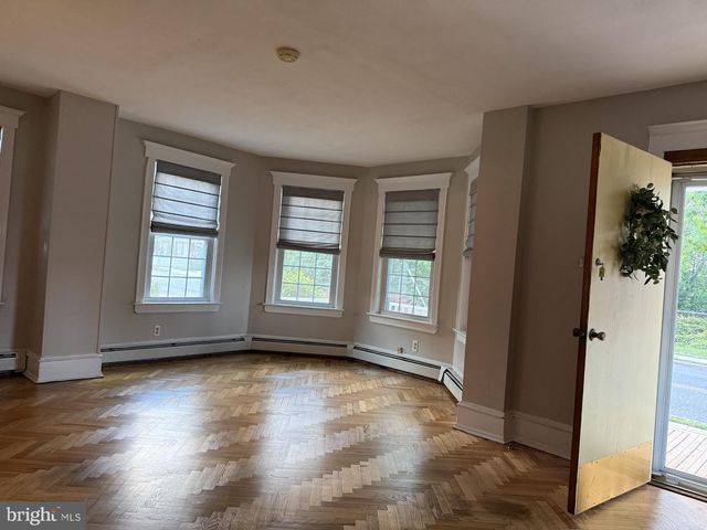 54 W MAIN ST, Wrightstown, NJ 08562