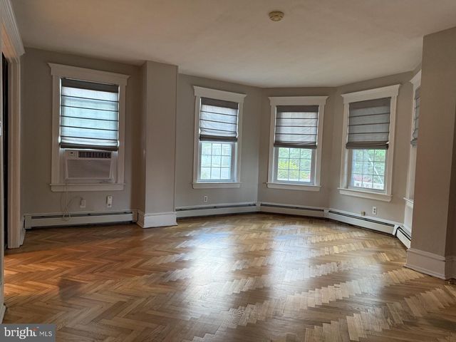 54 W MAIN ST, Wrightstown, NJ 08562