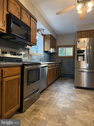 54 W MAIN ST, Wrightstown, NJ 08562