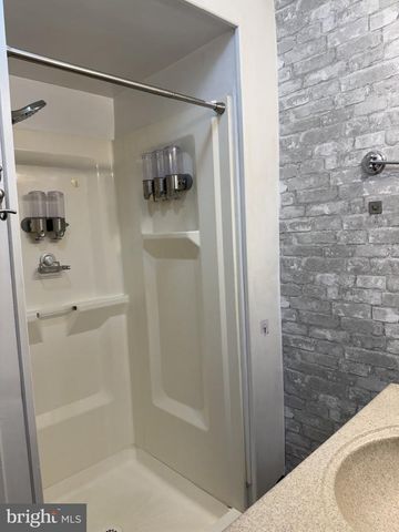 54 W MAIN ST, Wrightstown, NJ 08562