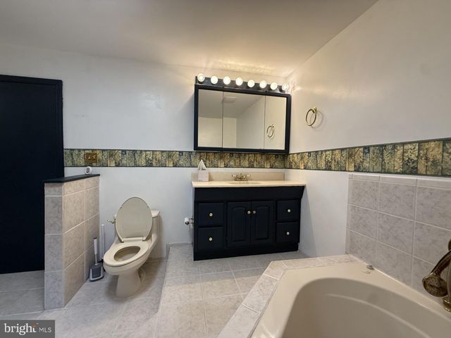 54 W MAIN ST, Wrightstown, NJ 08562