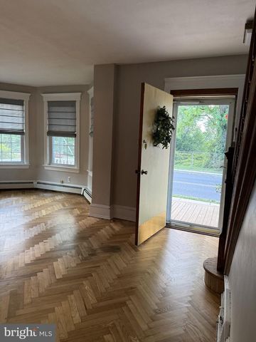 54 W MAIN ST, Wrightstown, NJ 08562