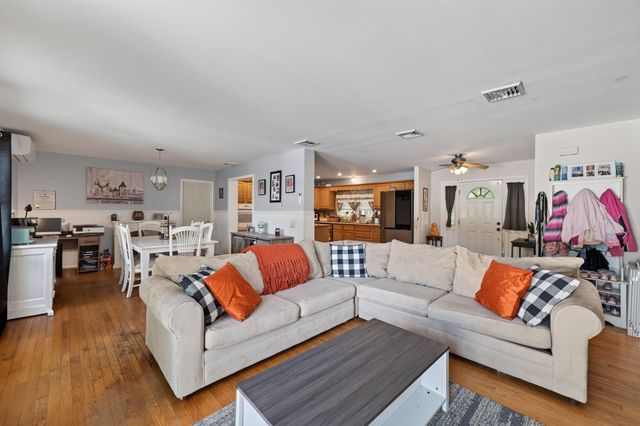 550 South St, Somerset, MA 02726