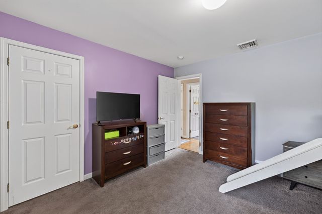 550 South St, Somerset, MA 02726