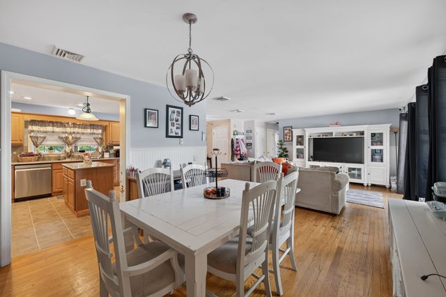 550 South St, Somerset, MA 02726