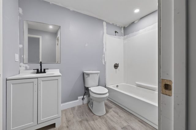 550 South St, Somerset, MA 02726