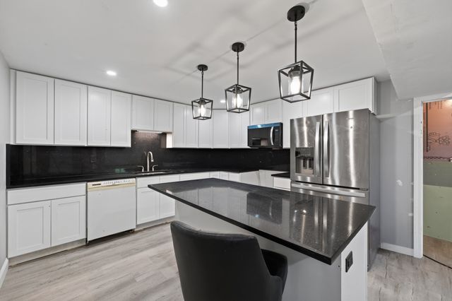 550 South St, Somerset, MA 02726