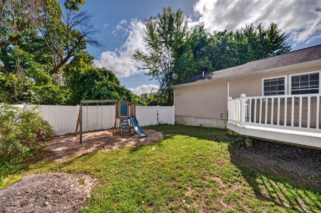 550 South St, Somerset, MA 02726