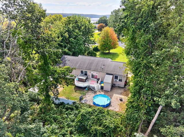 550 South St, Somerset, MA 02726