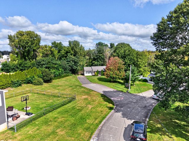 550 South St, Somerset, MA 02726