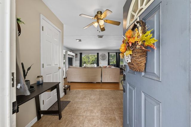 550 South St, Somerset, MA 02726