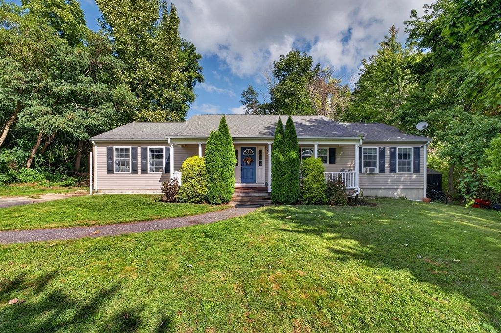 550 South St, Somerset, MA 02726
