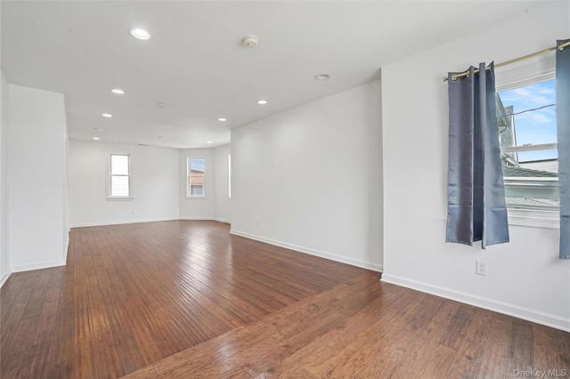 77 Robertson Avenue, White Plains, NY 10606