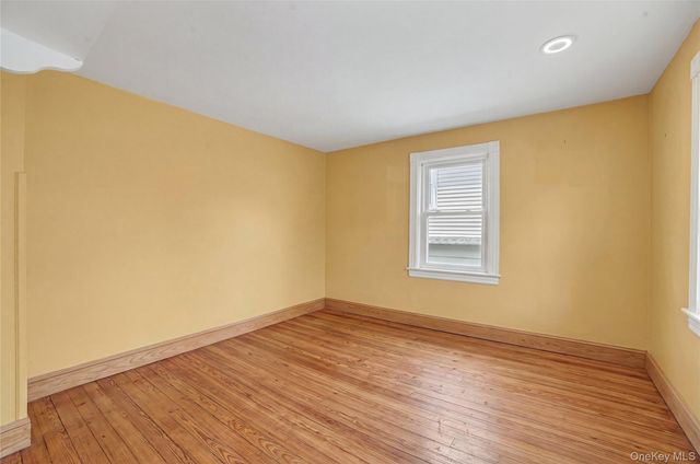77 Robertson Avenue, White Plains, NY 10606