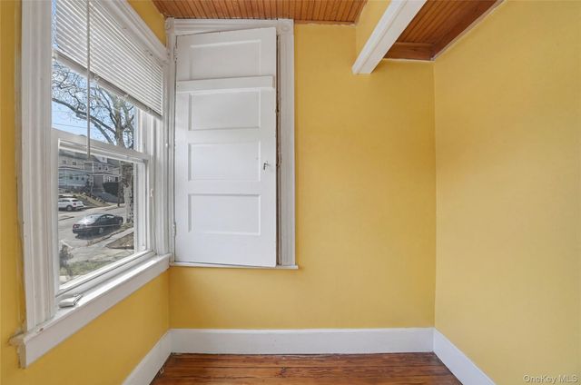 77 Robertson Avenue, White Plains, NY 10606
