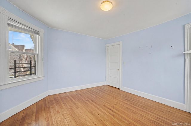 77 Robertson Avenue, White Plains, NY 10606
